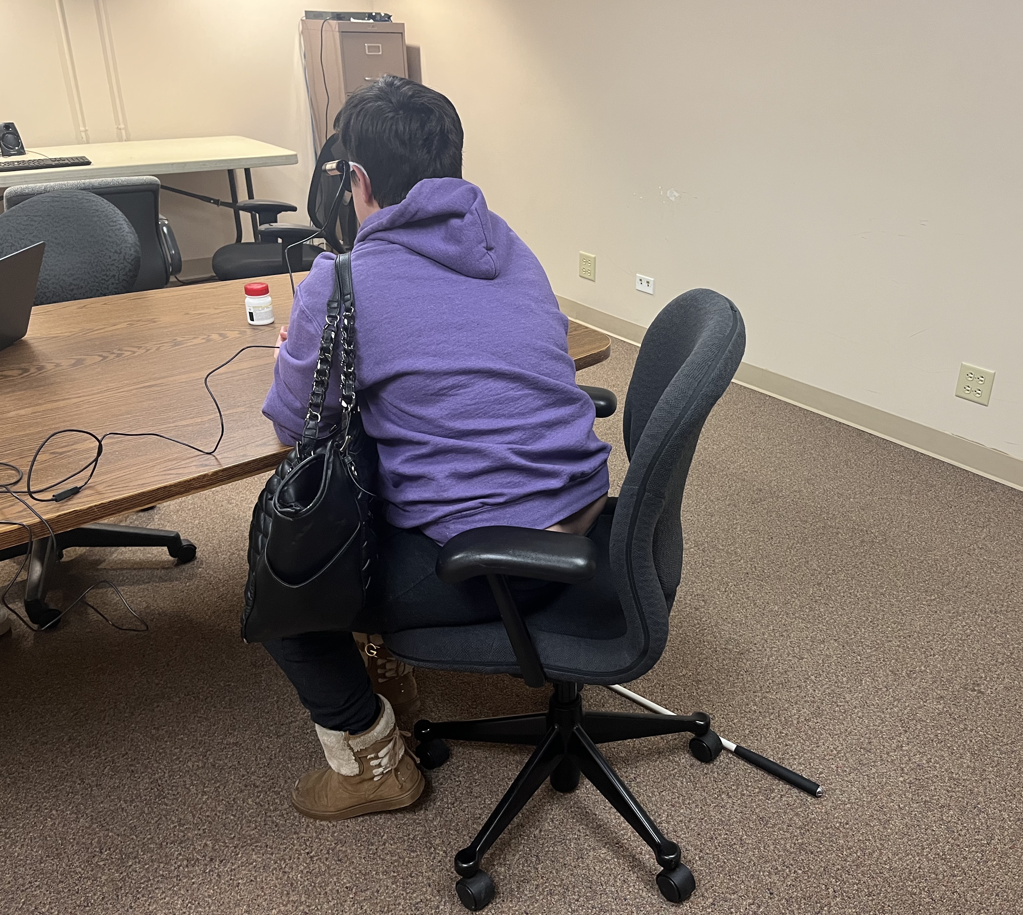 A participant taking part in a Praxiva study session